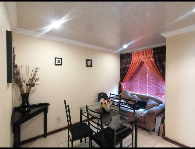 3 BEDROOM FREESTANDING SOLD IN KANANA